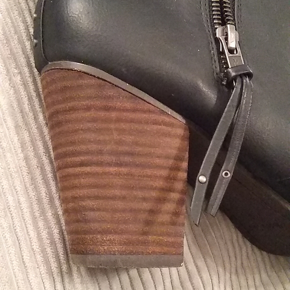 American Eagle Leather ankle boots, sz 9 - Picture 4 of 6